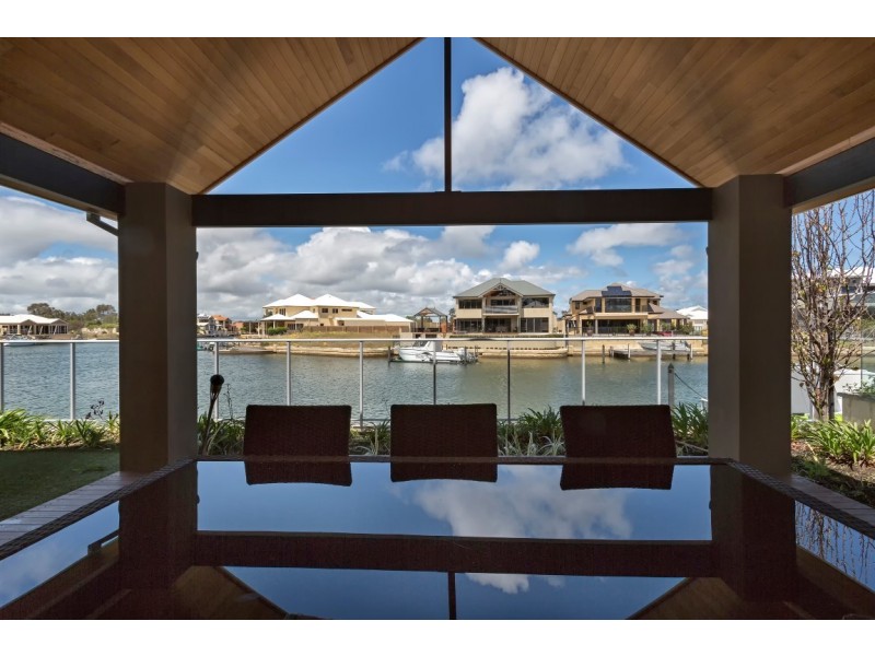 1 Waterlily Drive, Dudley Park WA 6210