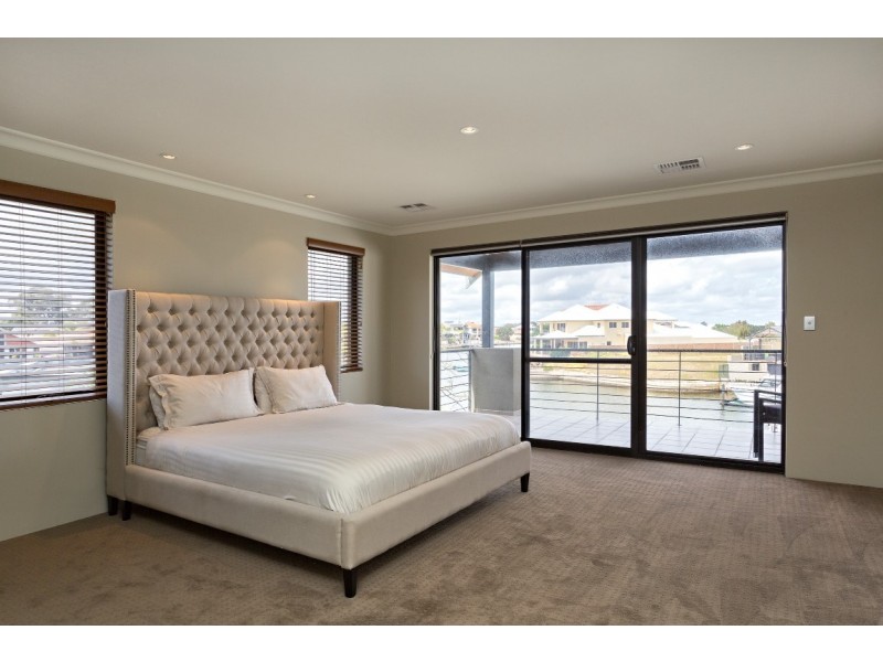 1 Waterlily Drive, Dudley Park WA 6210