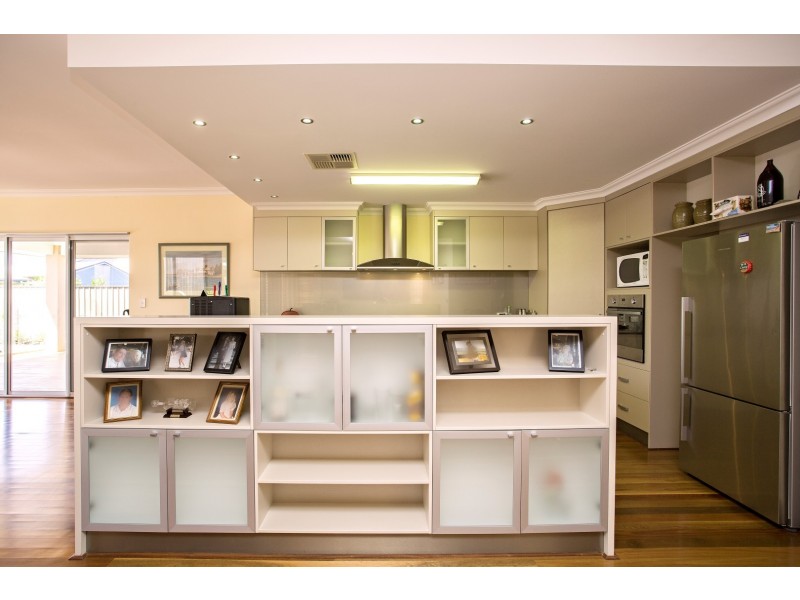 72 Newport Drive, Dudley Park WA 6210