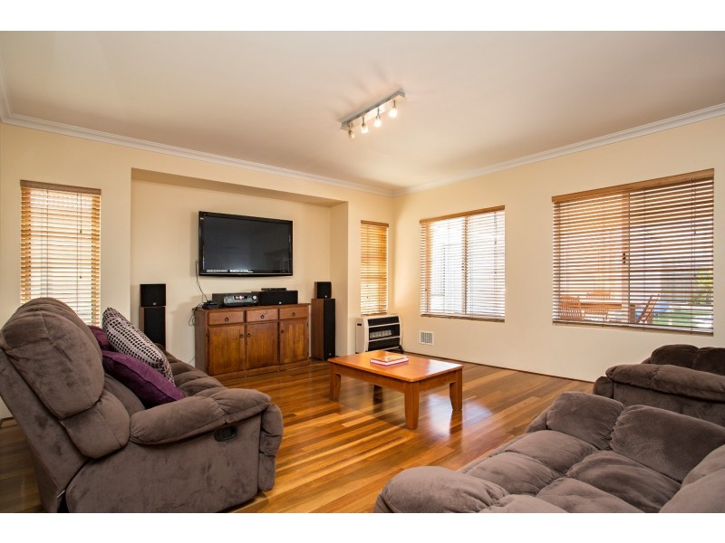 72 Newport Drive, Dudley Park WA 6210