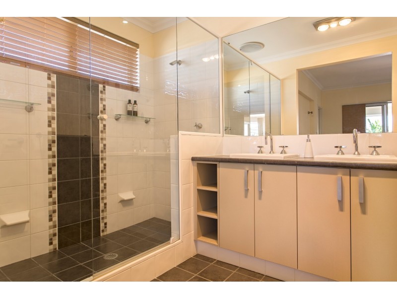 72 Newport Drive, Dudley Park WA 6210