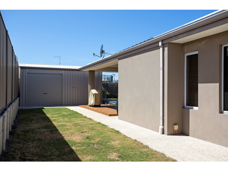 72 Newport Drive, Dudley Park WA 6210