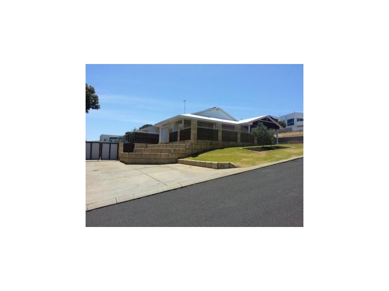 9 Bomaria Mews, Halls Head WA 6210