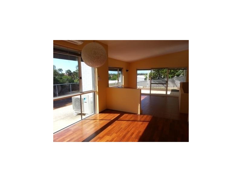 9 Bomaria Mews, Halls Head WA 6210