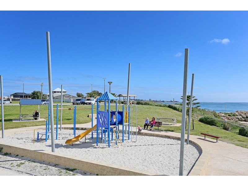 18 Monang Place, Mandurah WA 6210