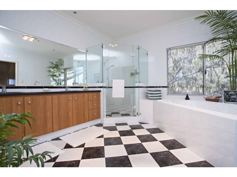 23 Magnetic Square, Halls Head WA 6210