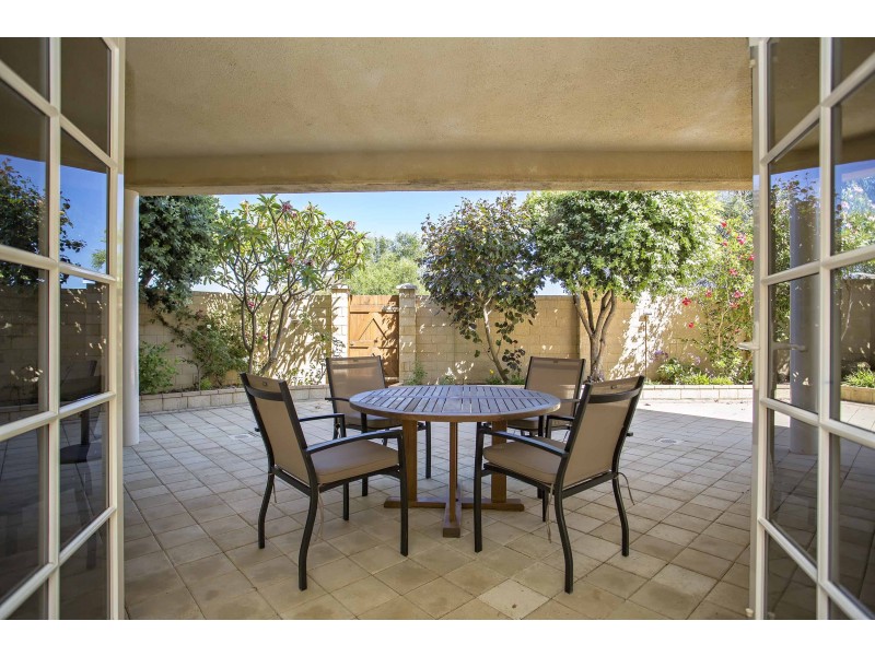 23 Magnetic Square, Halls Head WA 6210