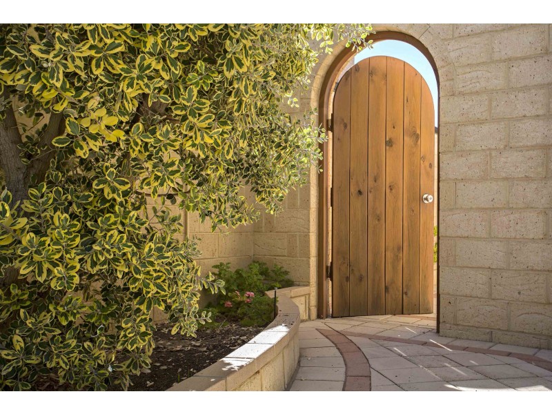 23 Magnetic Square, Halls Head WA 6210