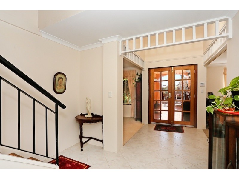 3 Rialto Place, Halls Head WA 6210