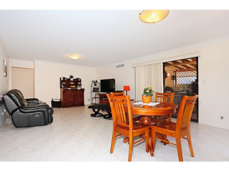 3 Rialto Place, Halls Head WA 6210