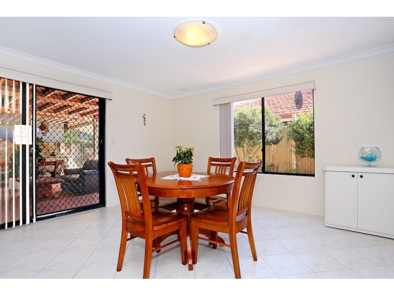 3 Rialto Place, Halls Head WA 6210