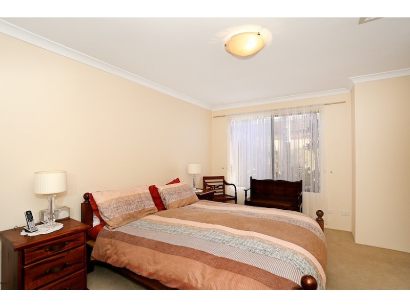 3 Rialto Place, Halls Head WA 6210