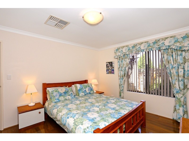 3 Rialto Place, Halls Head WA 6210