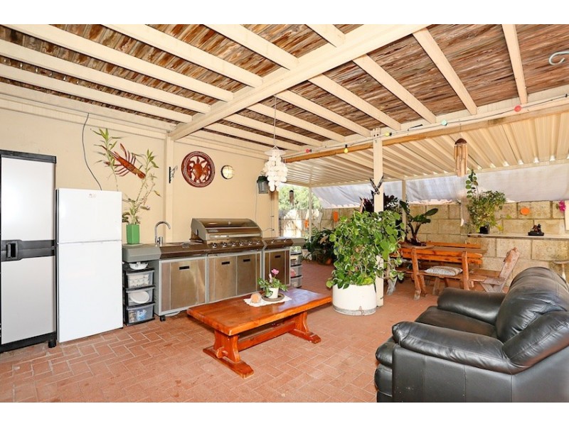 3 Rialto Place, Halls Head WA 6210