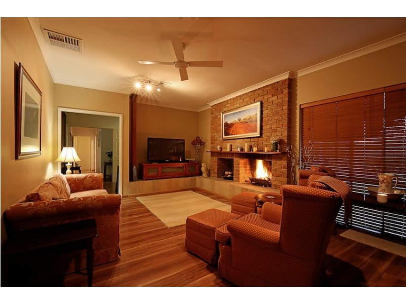 2 Silverton Crescent, Erskine WA 6210