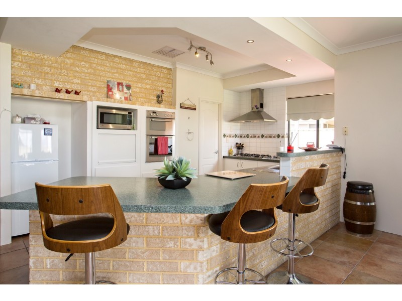 31 Lord Hobart Drive, Madora Bay WA 6210