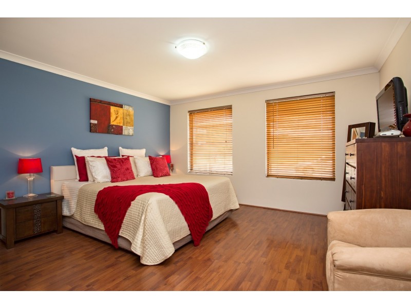 31 Lord Hobart Drive, Madora Bay WA 6210