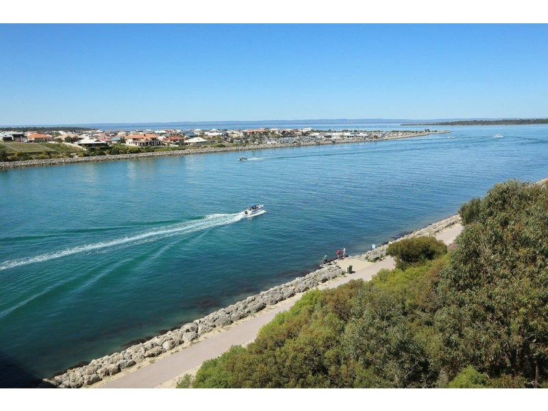 12 Spoonbill Retreat, Wannanup WA 6210