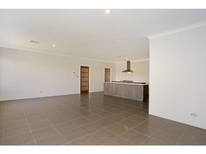 35 Cervantes Drive, Erskine WA 6210