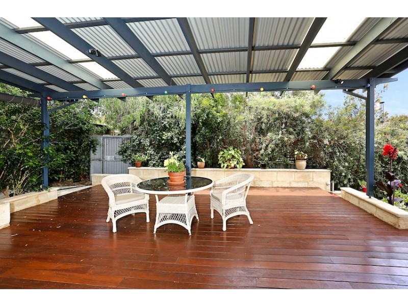 1 Heywood Crt, Halls Head WA 6210