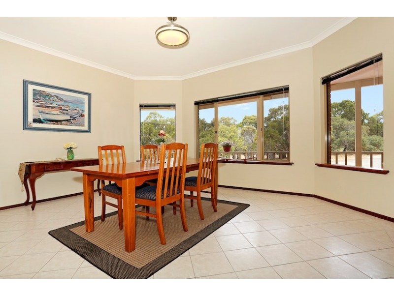 1 Heywood Crt, Halls Head WA 6210