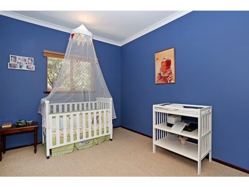 1 Heywood Crt, Halls Head WA 6210