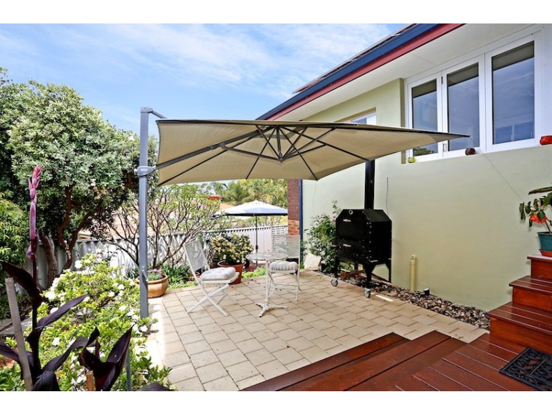 1 Heywood Crt, Halls Head WA 6210