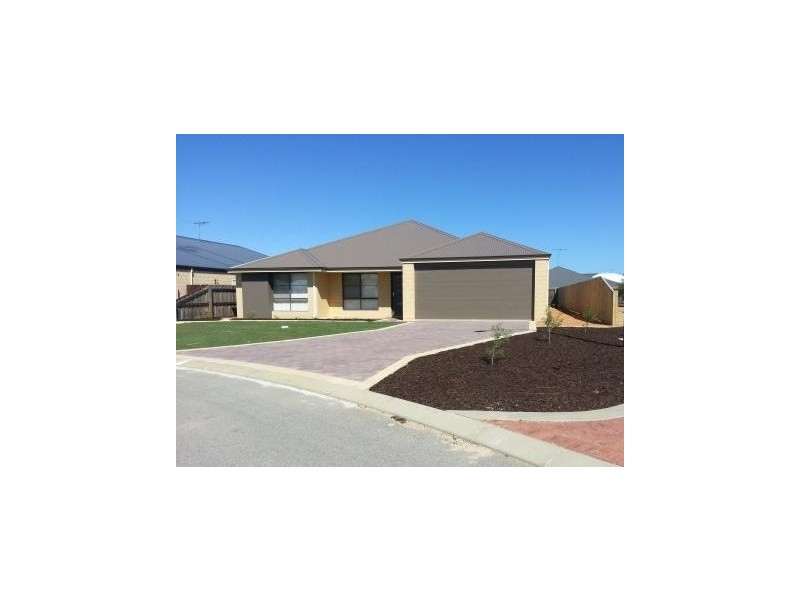 10 Splendens Turn, Halls Head WA 6210