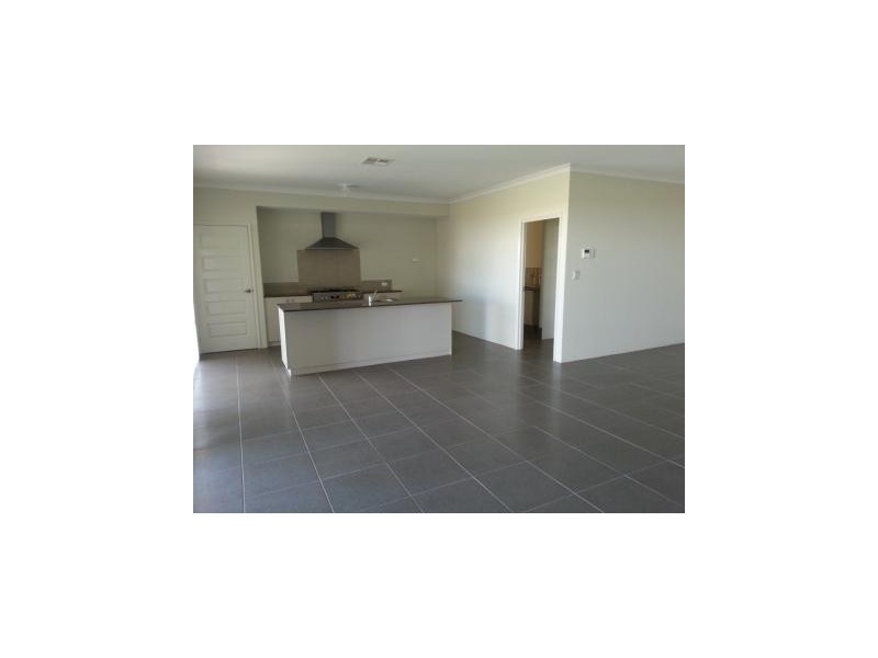 10 Splendens Turn, Halls Head WA 6210