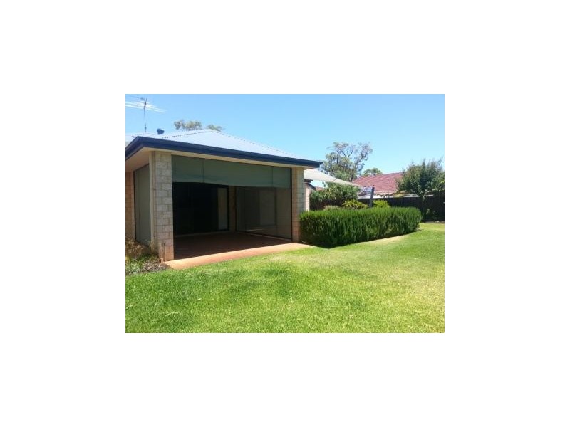 4 Maggie Way, Coodanup WA 6210