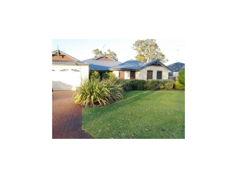 4 Maggie Way, Coodanup WA 6210