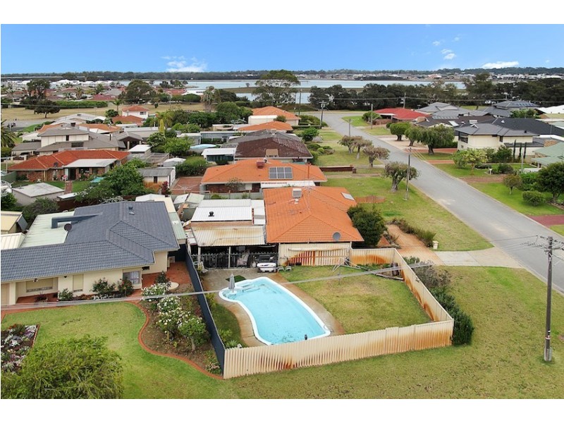 9 Curlew Street, Dudley Park WA 6210