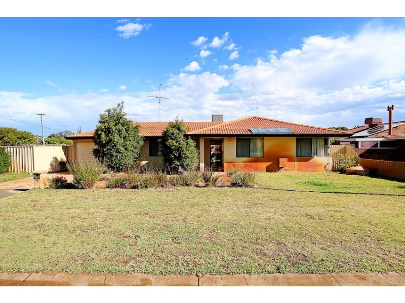 9 Curlew Street, Dudley Park WA 6210