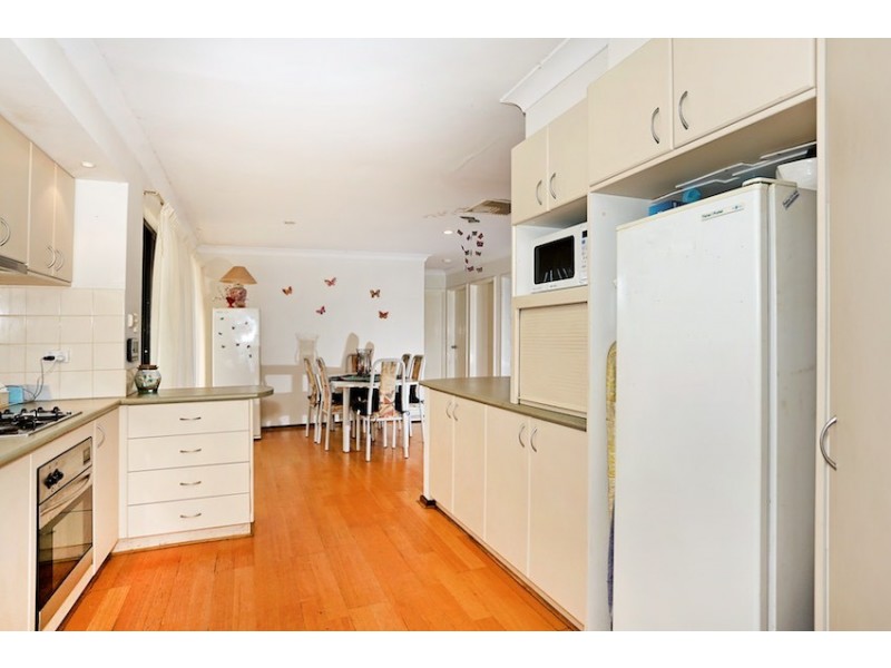 9 Curlew Street, Dudley Park WA 6210