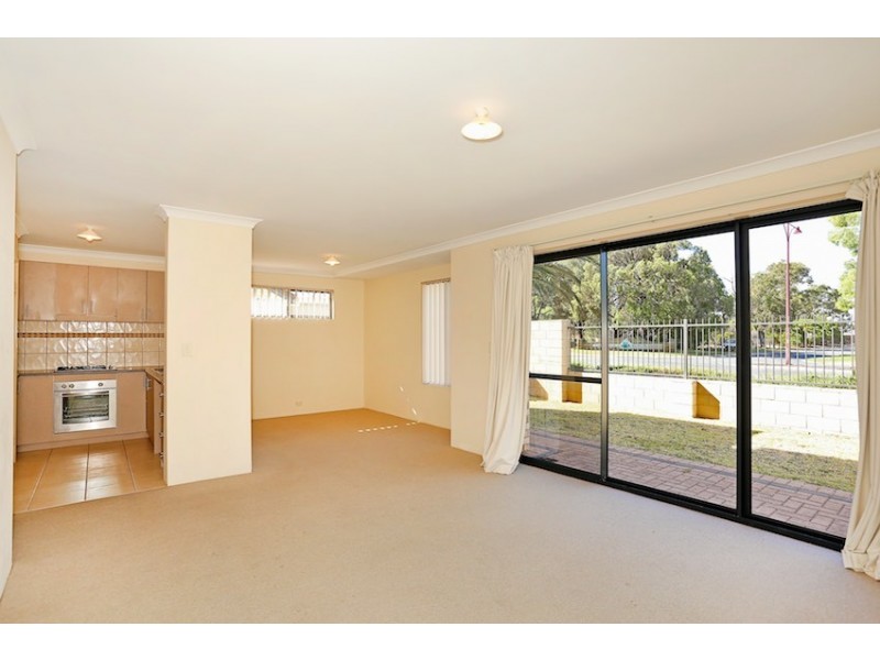 21/27 Meadow Springs Drive, Meadow Springs WA 6210