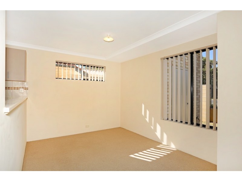 21/27 Meadow Springs Drive, Meadow Springs WA 6210