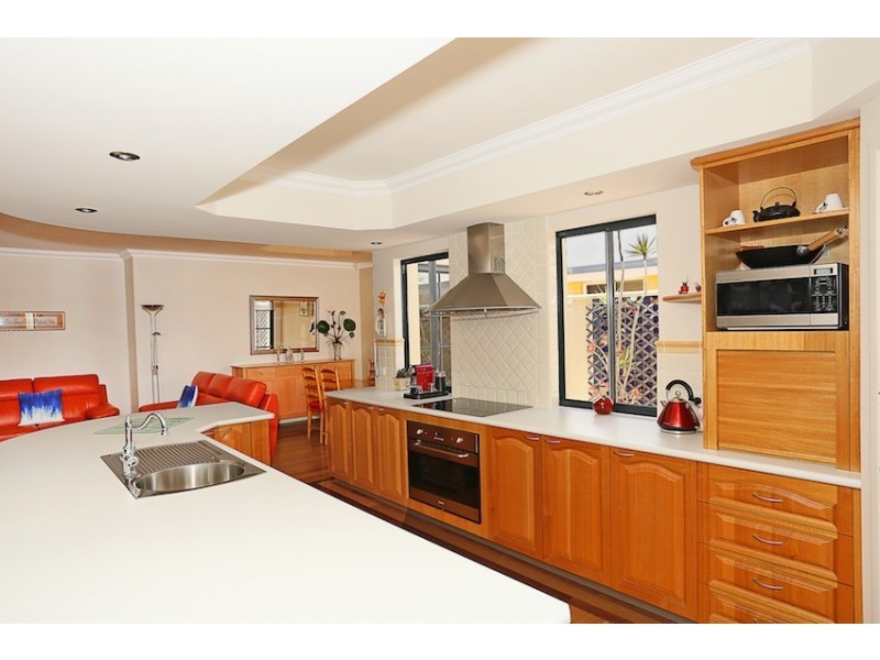 35 Darwin Terrace, Dudley Park WA 6210