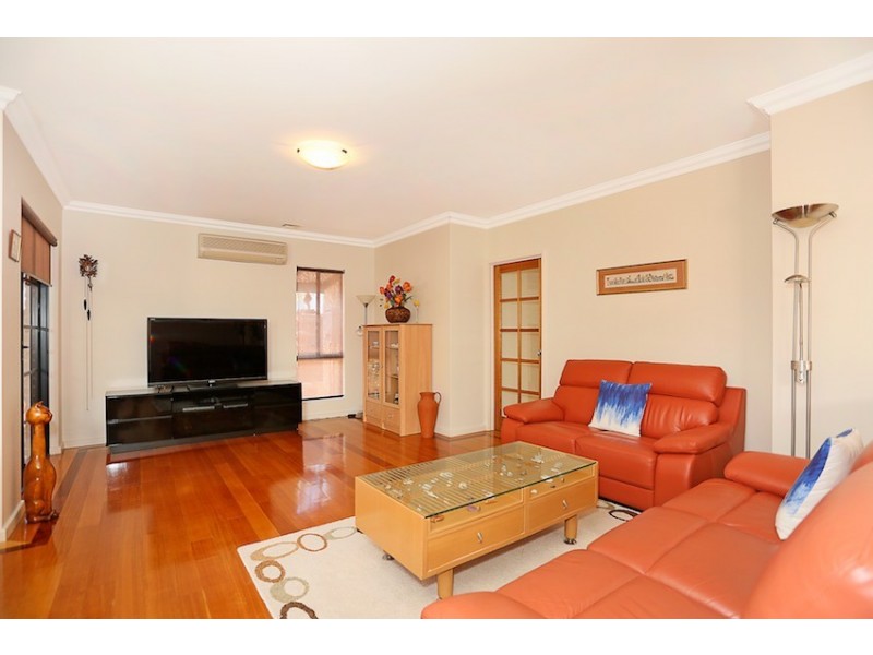 35 Darwin Terrace, Dudley Park WA 6210