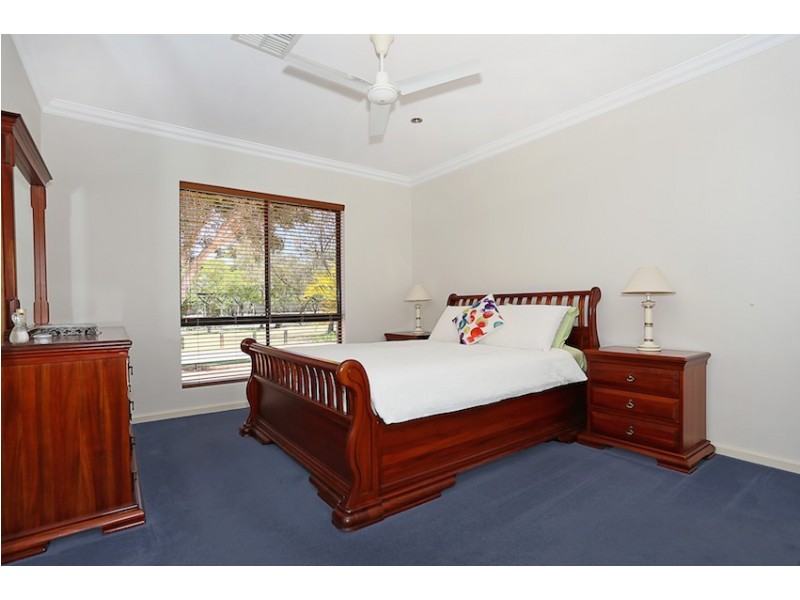 35 Darwin Terrace, Dudley Park WA 6210