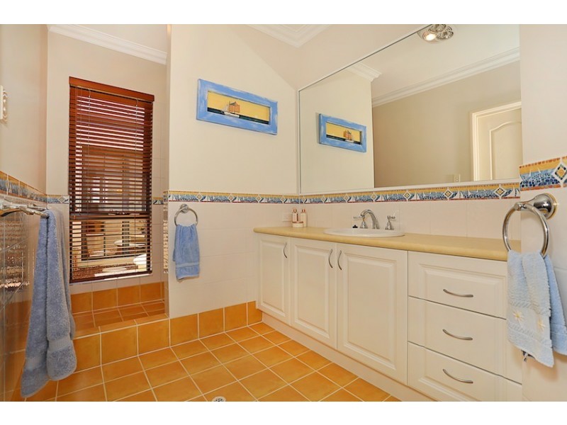 35 Darwin Terrace, Dudley Park WA 6210