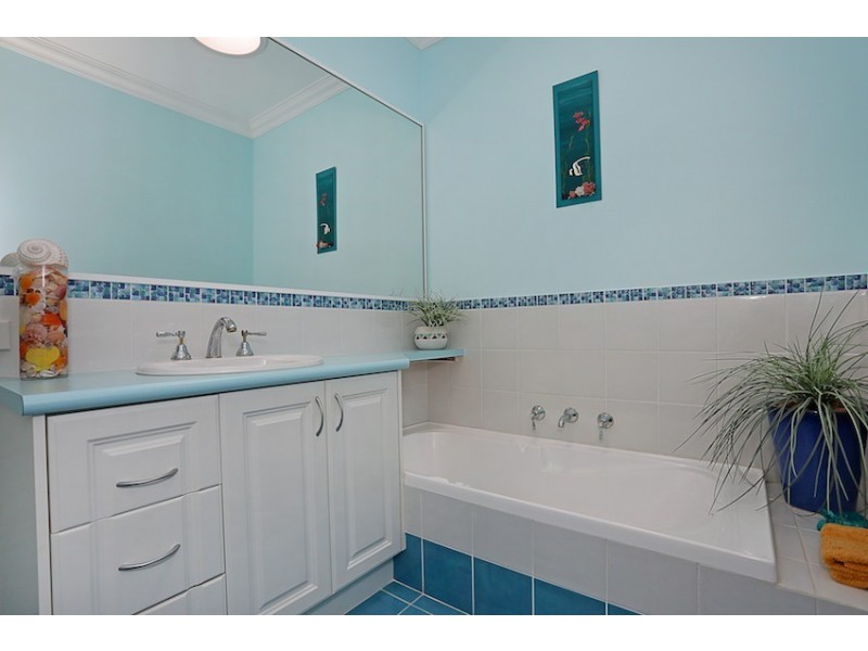 35 Darwin Terrace, Dudley Park WA 6210