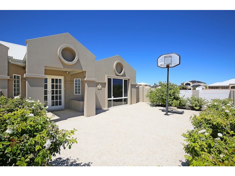 2 Cuvier Place, San Remo WA 6210