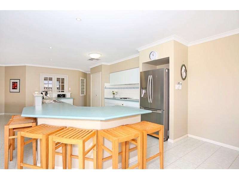 2 Cuvier Place, San Remo WA 6210