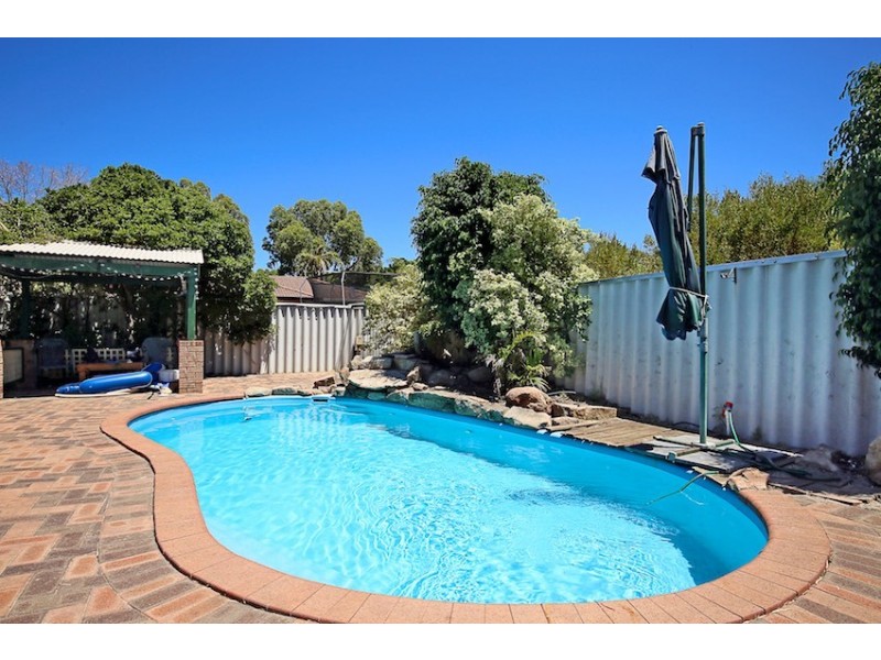 32 Fairway Crescent, Meadow Springs WA 6210