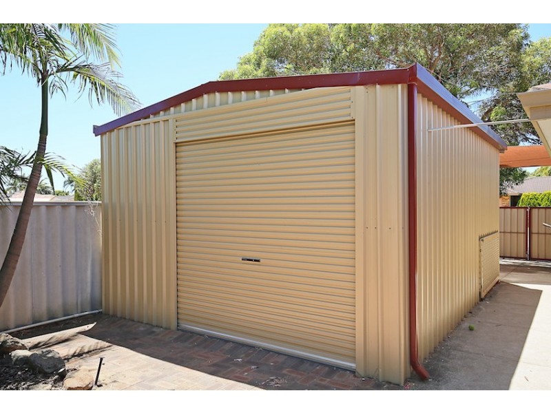 32 Fairway Crescent, Meadow Springs WA 6210