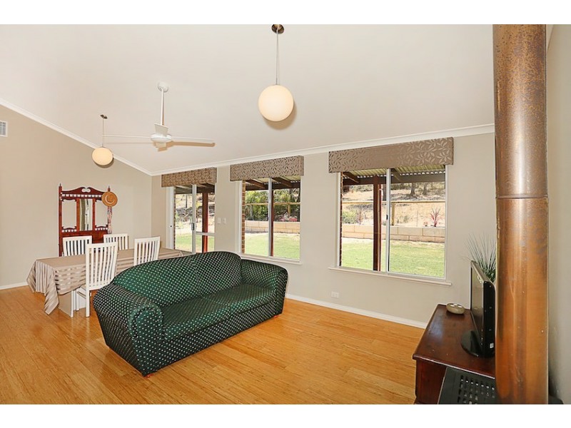 4 Marri Court, Parklands WA 6180