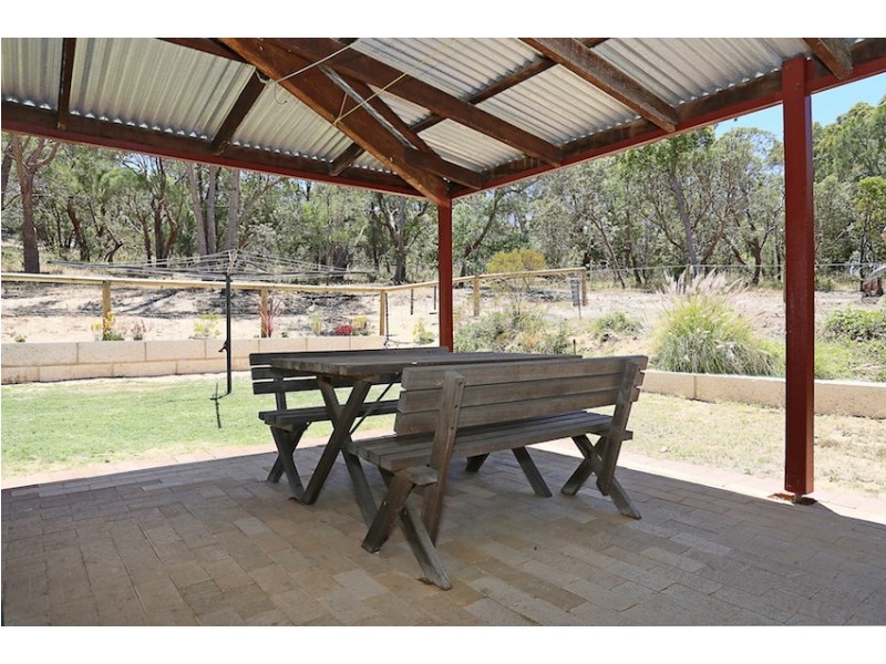 4 Marri Court, Parklands WA 6180