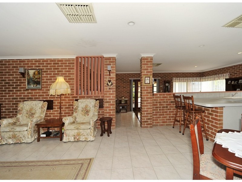 4 Broadfield Retreat, Erskine WA 6210