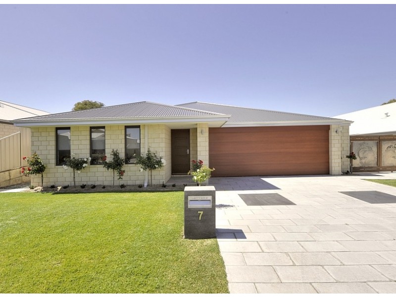 7 Dunsborough Court, Dawesville WA 6211
