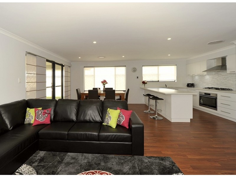 7 Dunsborough Court, Dawesville WA 6211